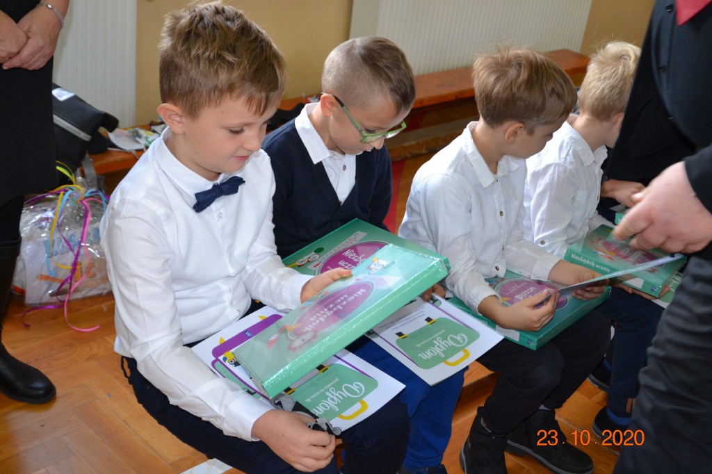 Ślubowanie w SP nr 1 w Żukowie