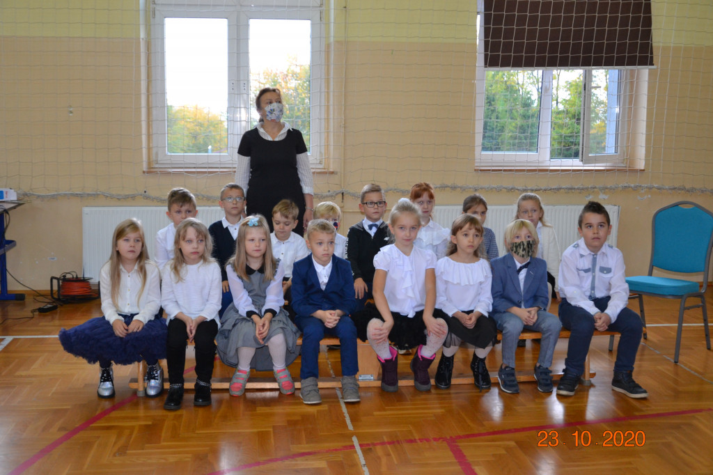 Ślubowanie w SP nr 1 w Żukowie