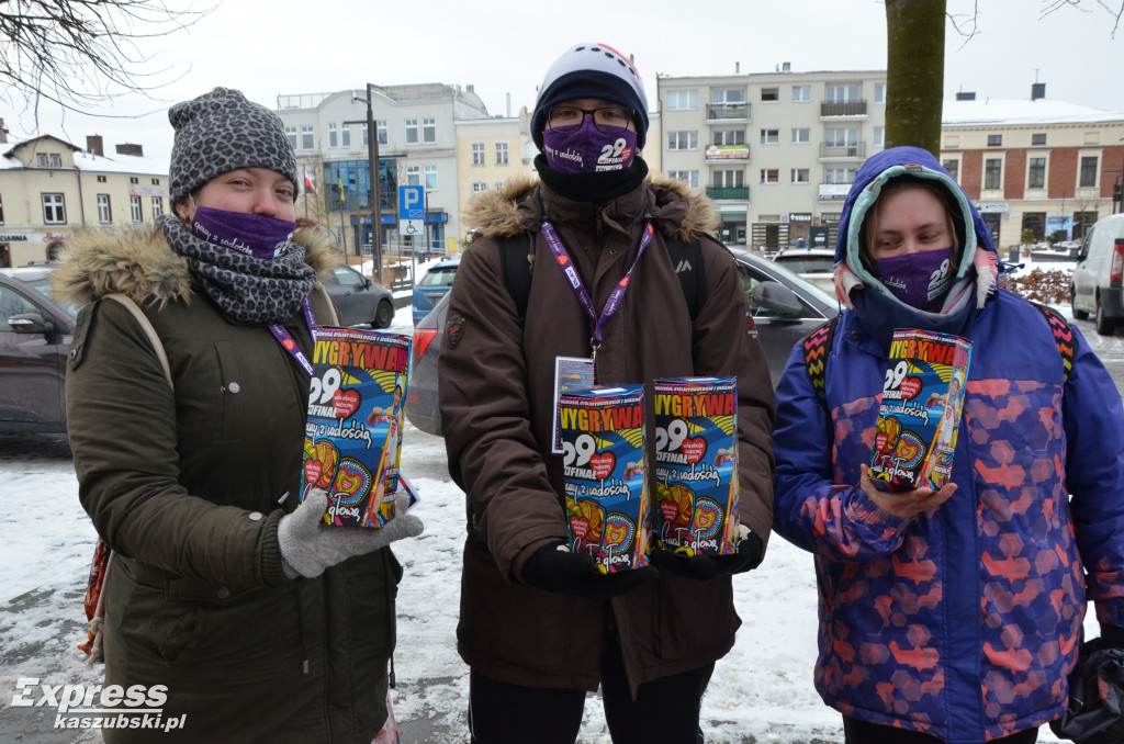 Wolontariusze WOŚP kwestują w Kartuzach