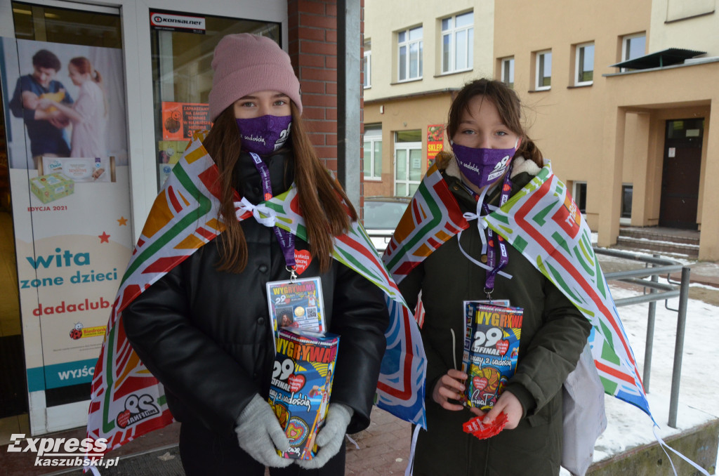 Wolontariusze WOŚP kwestują w Kartuzach