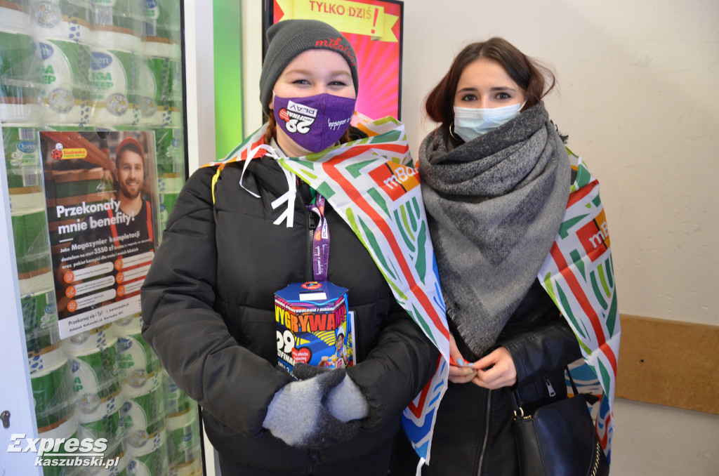 Wolontariusze WOŚP kwestują w Kartuzach