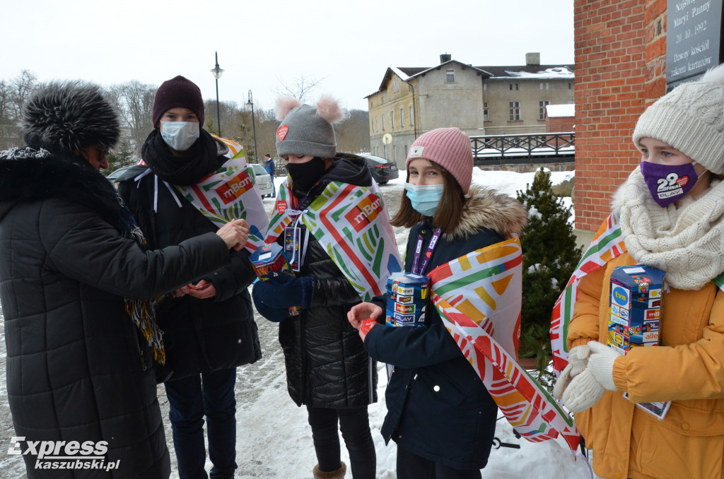 Wolontariusze WOŚP kwestują w Kartuzach