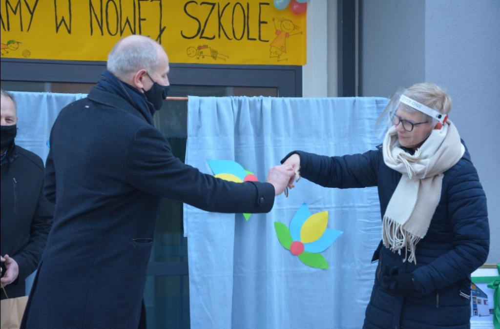 Otwarcie szkoły w Tuchomiu