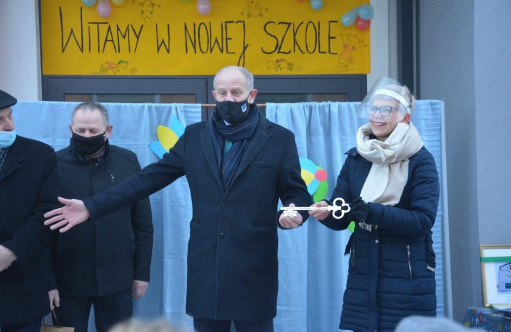 Otwarcie szkoły w Tuchomiu