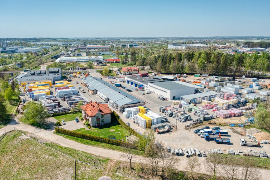 Powiększony market BAT w Kokoszkach