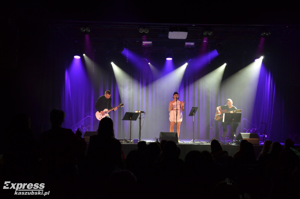 Żukowo. koncert zespołu Inkolinia