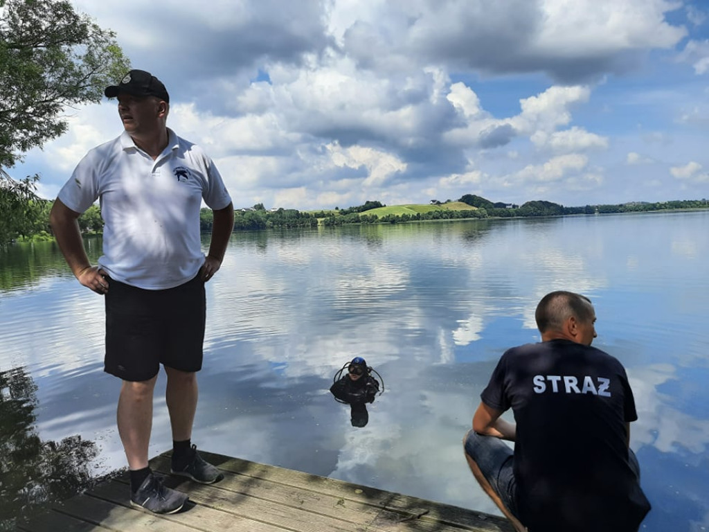 Sprzątanie Jez. Białego w Chmielnie