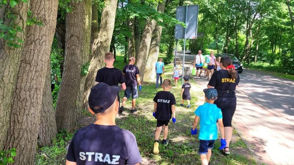 Sprzątanie Jez. Białego w Chmielnie