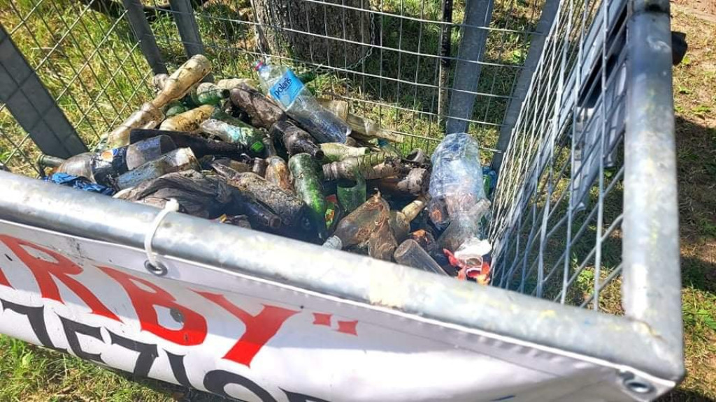Sprzątanie Jez. Białego w Chmielnie