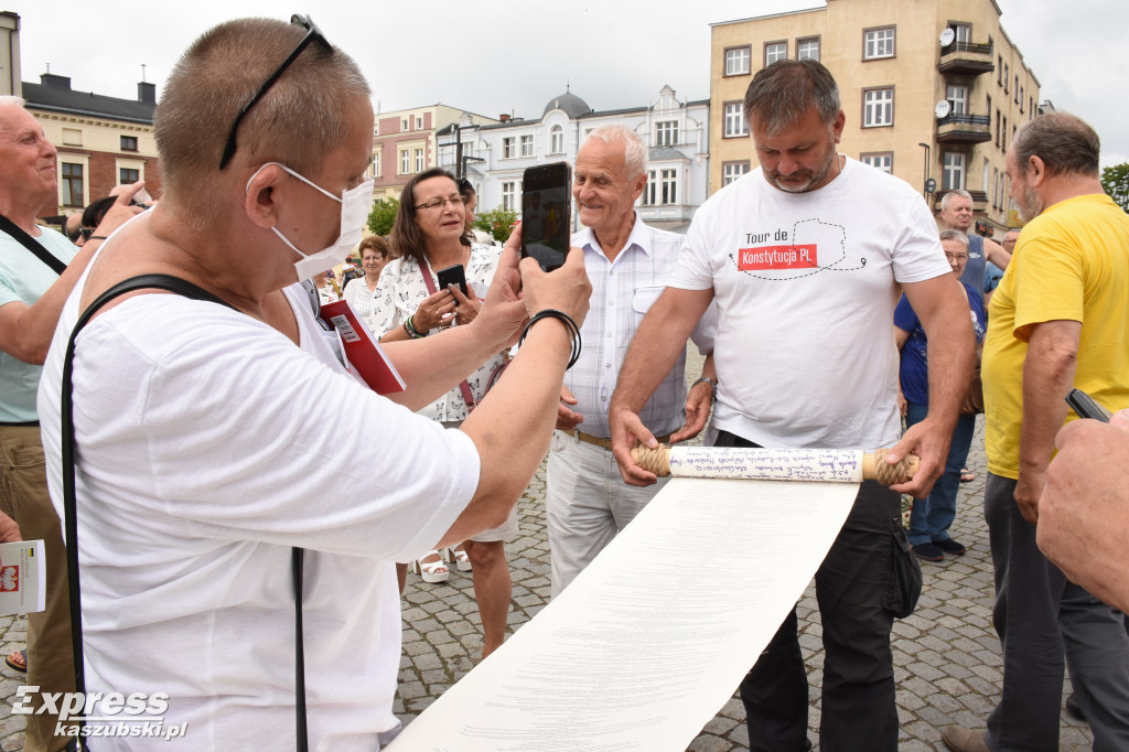Tour de Konstytucja w Kartuzach