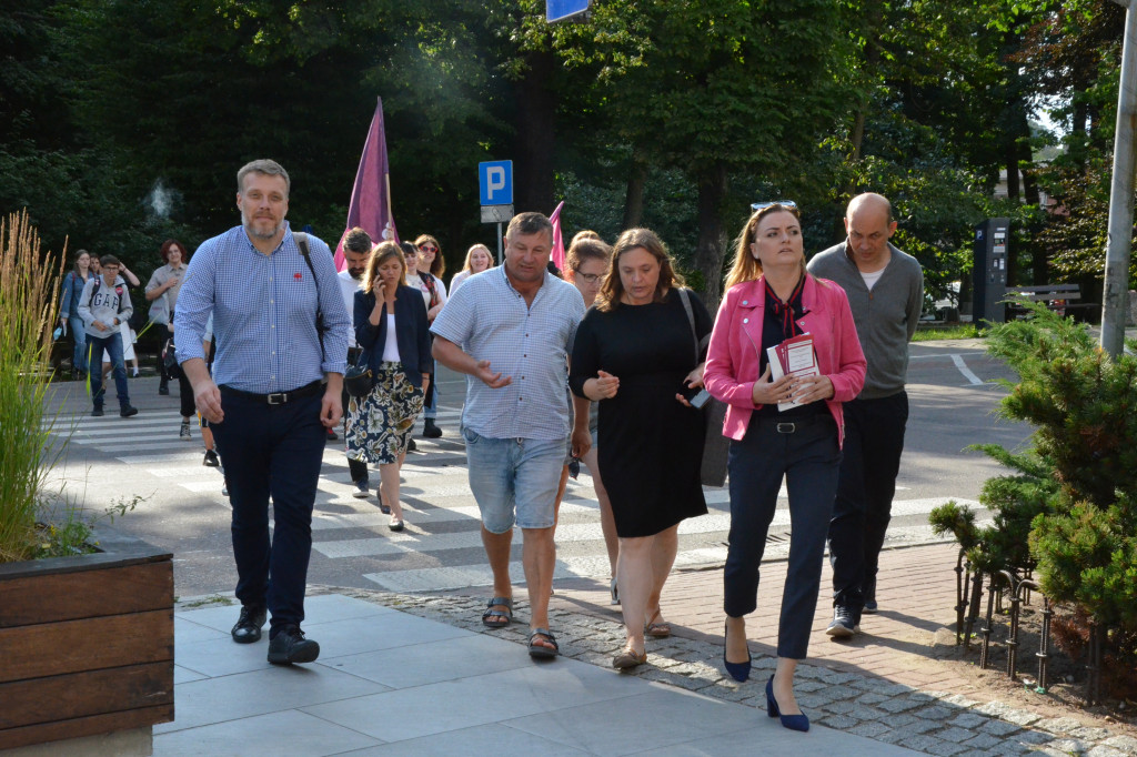 Posłowie i działacze Lewicy Razem w Kartuzach