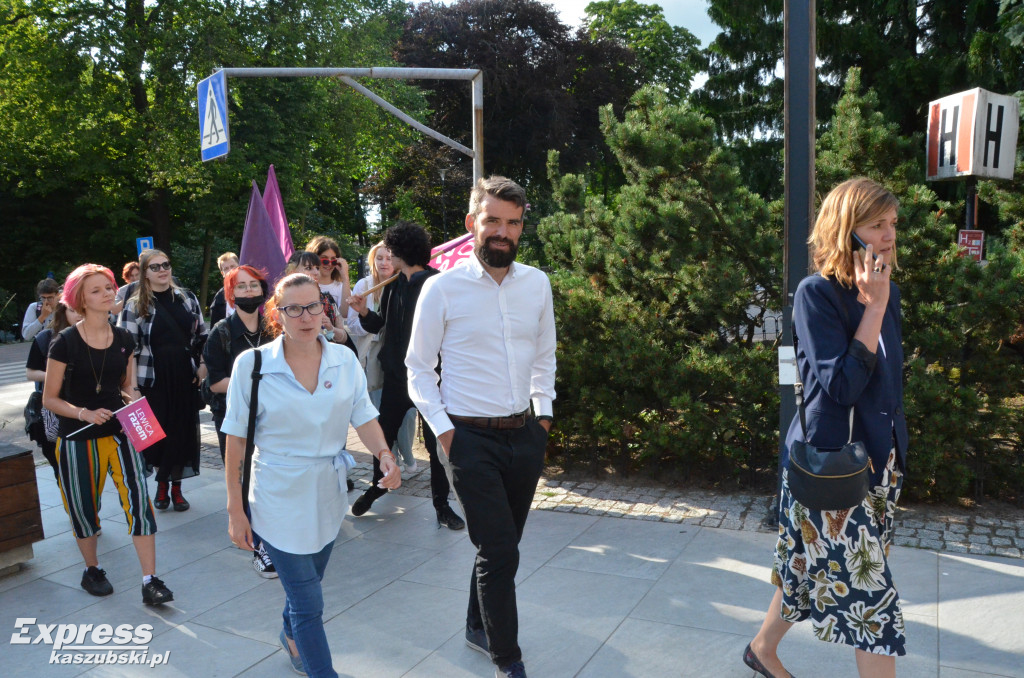 Posłowie i działacze Lewicy Razem w Kartuzach