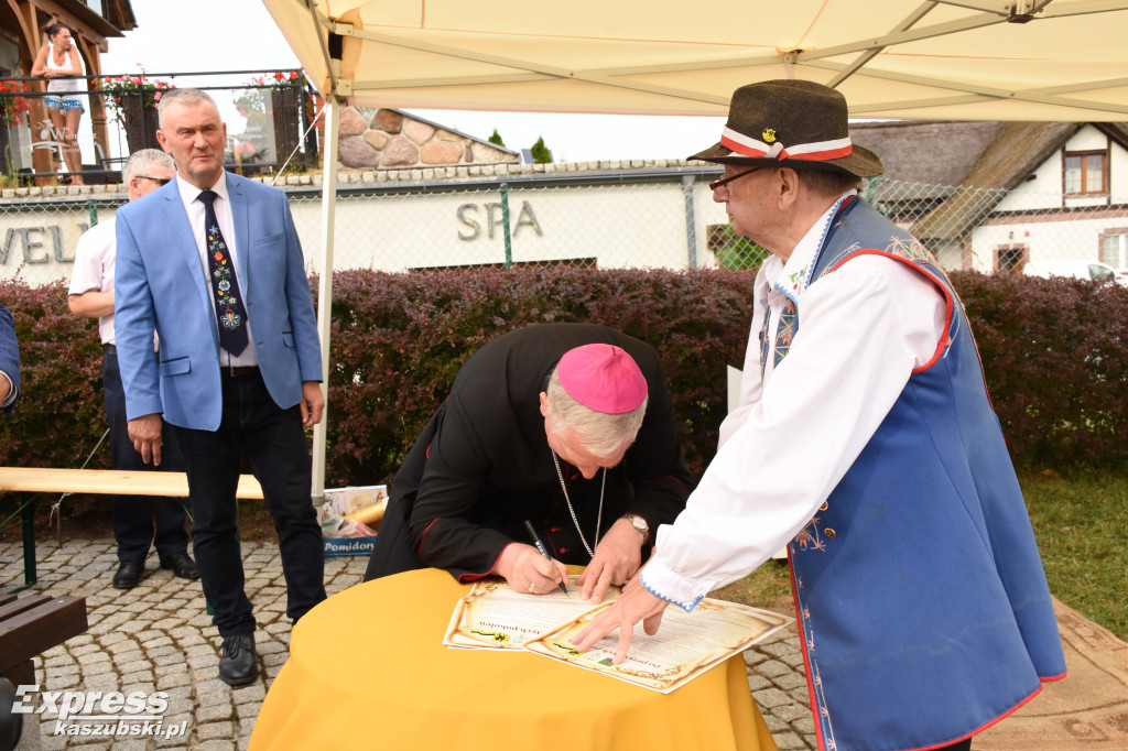 Kapsuła czasu zakopana w Chmielnie