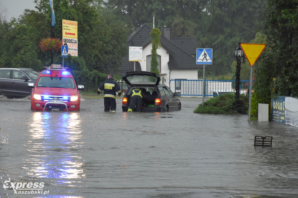 Potężna nawałnica w rejonie Sierakowic