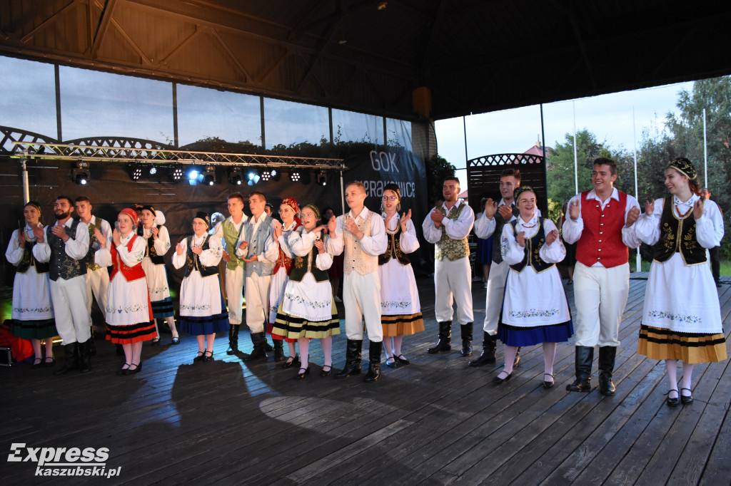 Zabawa taneczna w Sierakowicach
