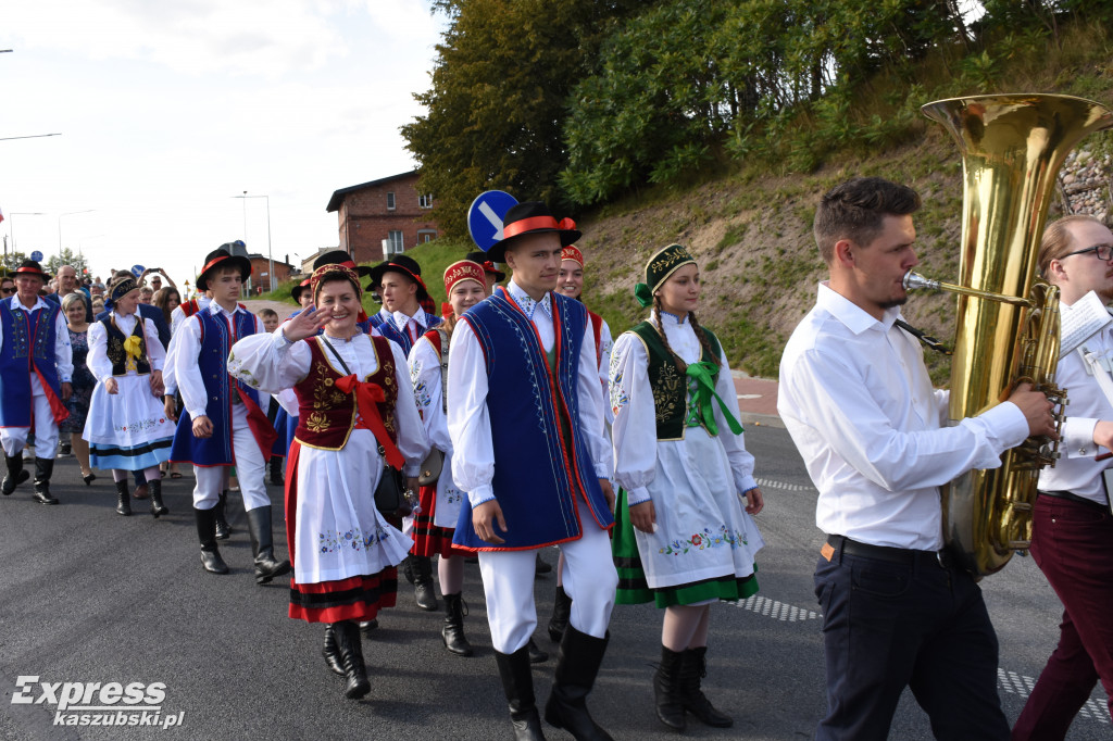 Dożynki gminno - parafialne w Miechucinie