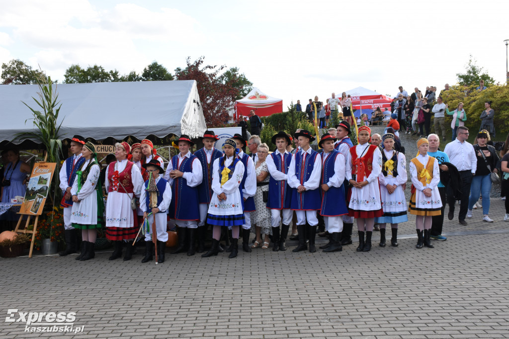 Dożynki gminno - parafialne w Miechucinie
