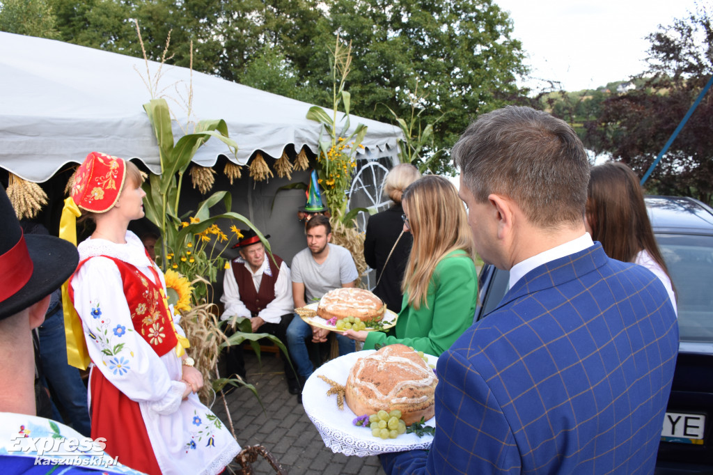 Dożynki gminno - parafialne w Miechucinie