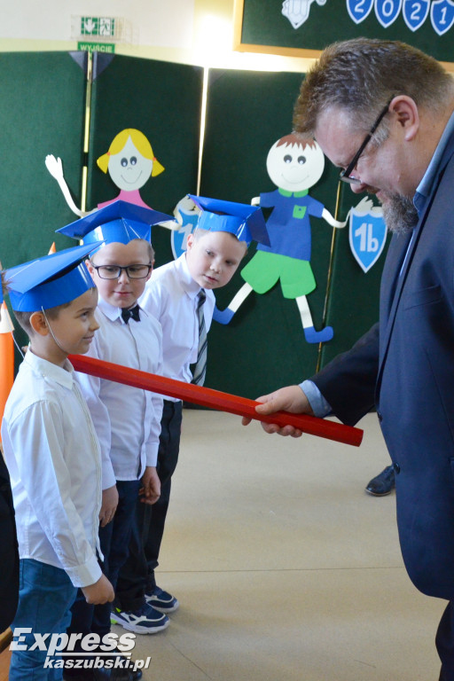 Pasowanie na ucznia w SP nr 1 w Żukowie