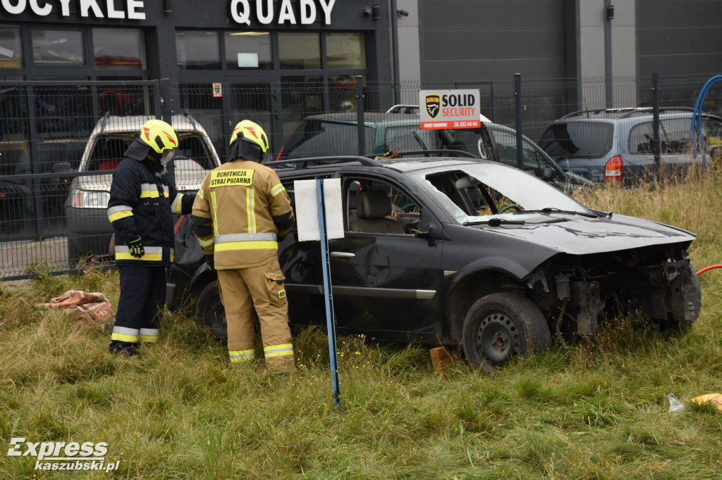 Ćwiczenia strażaków na przejeździe kolejowym w Lesznie