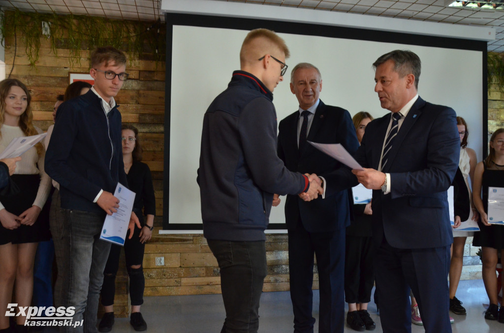 Wręczenie stypendiów starosty