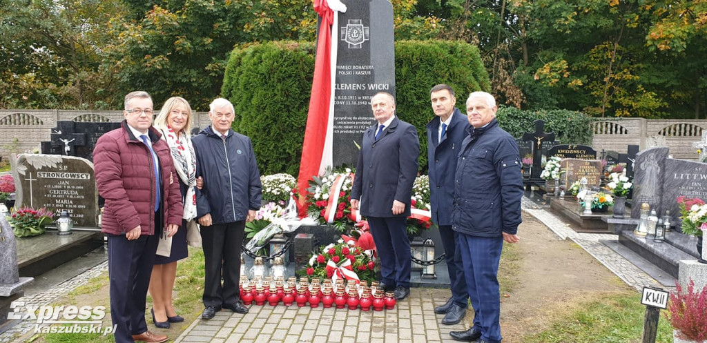Ślubowanie pierwszaków w SP w  Pępowie