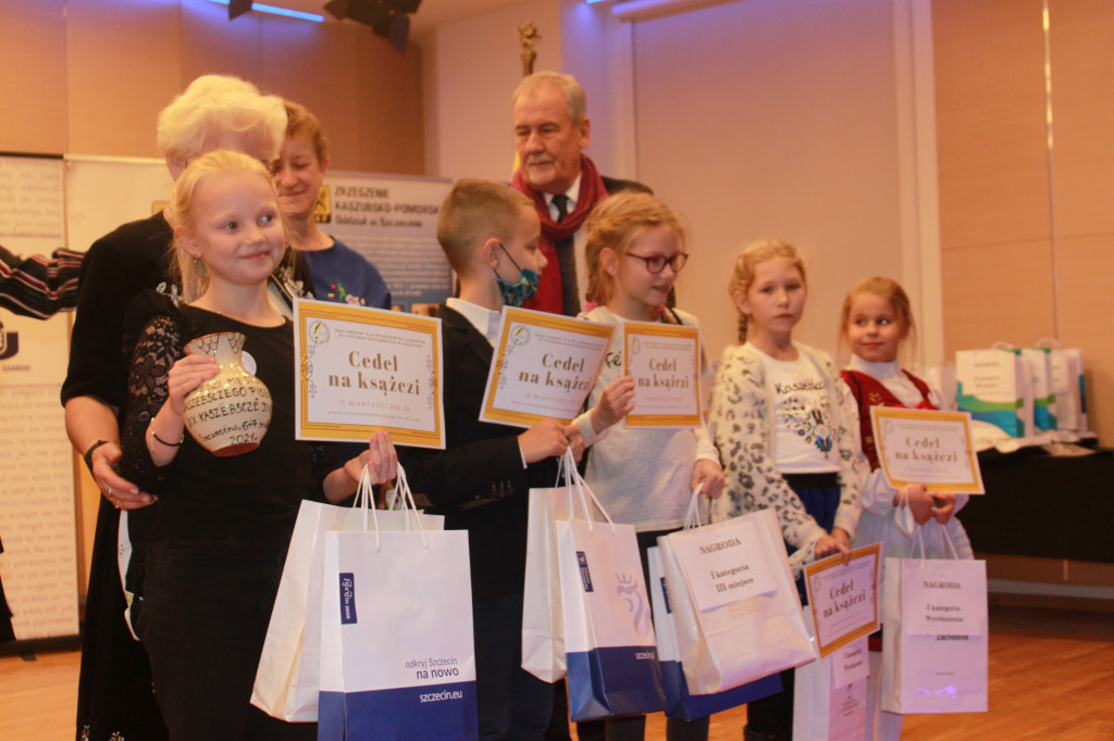 Laureaci Dyktanda Kaszubskiego