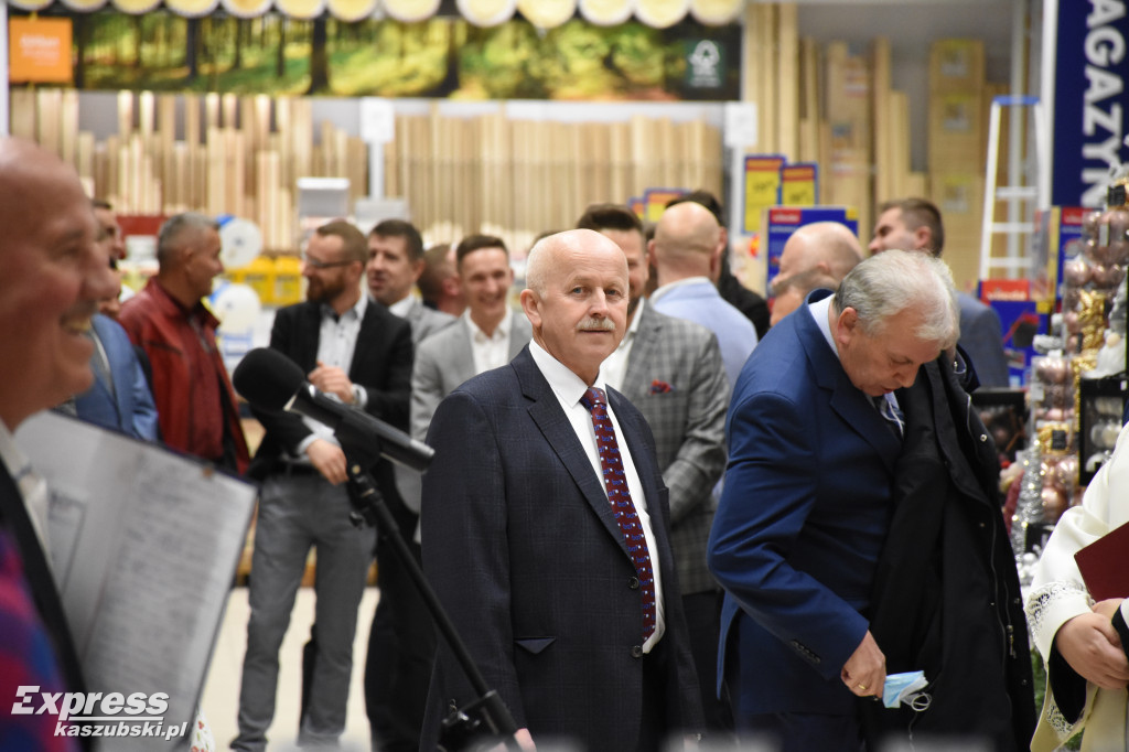 Market Mrówka w Sierakowicach - poświęcenie obiektu