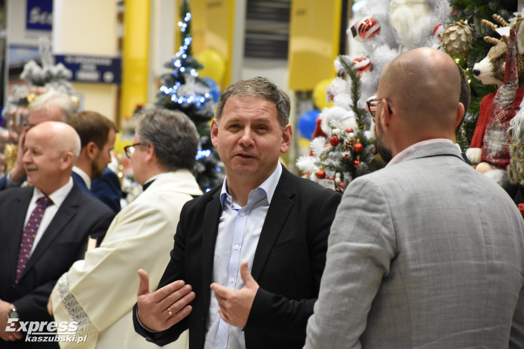 Market Mrówka w Sierakowicach - poświęcenie obiektu