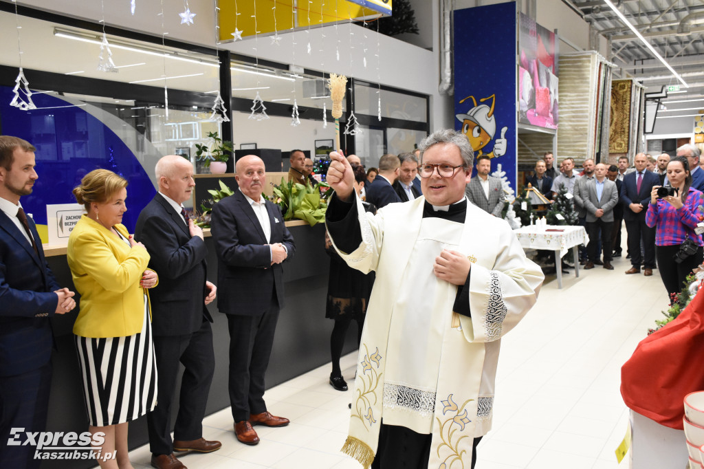 Market Mrówka w Sierakowicach - poświęcenie obiektu