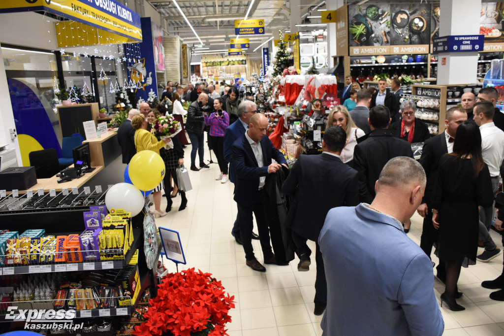 Market Mrówka w Sierakowicach - poświęcenie obiektu
