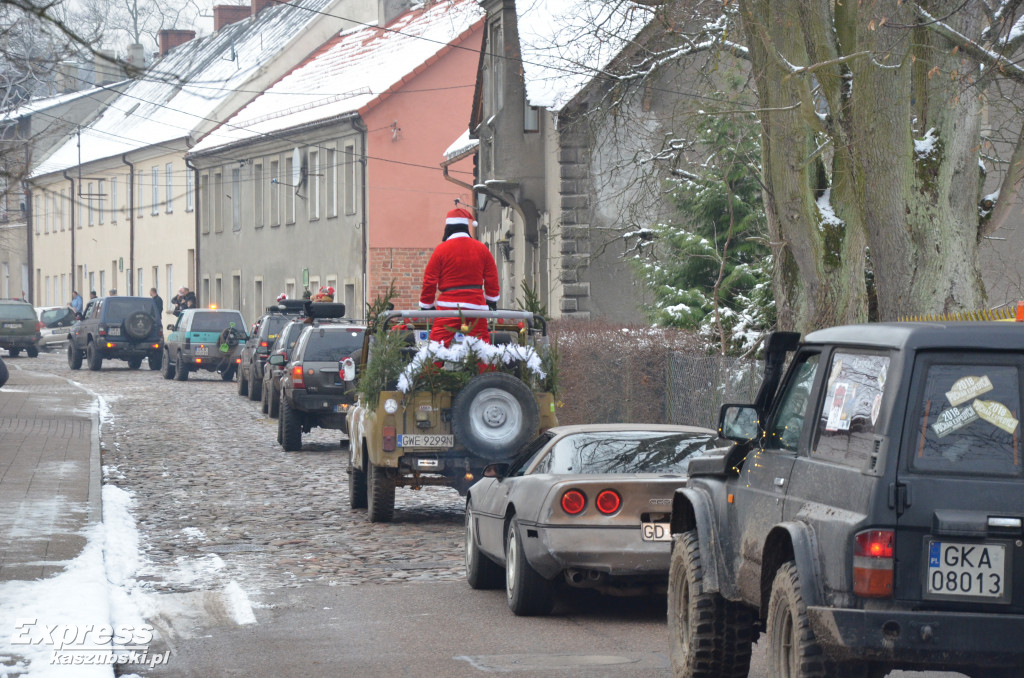 Przejazd Mikołaja z autami terenowymi