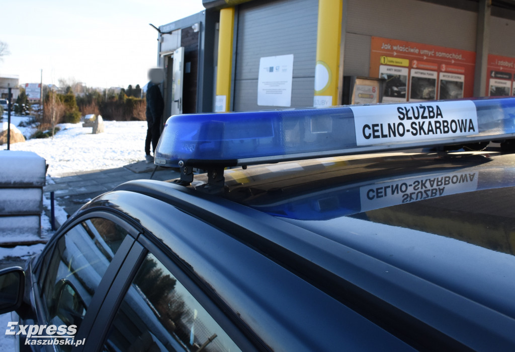 Służby celno-skarbowe w salonach gier
