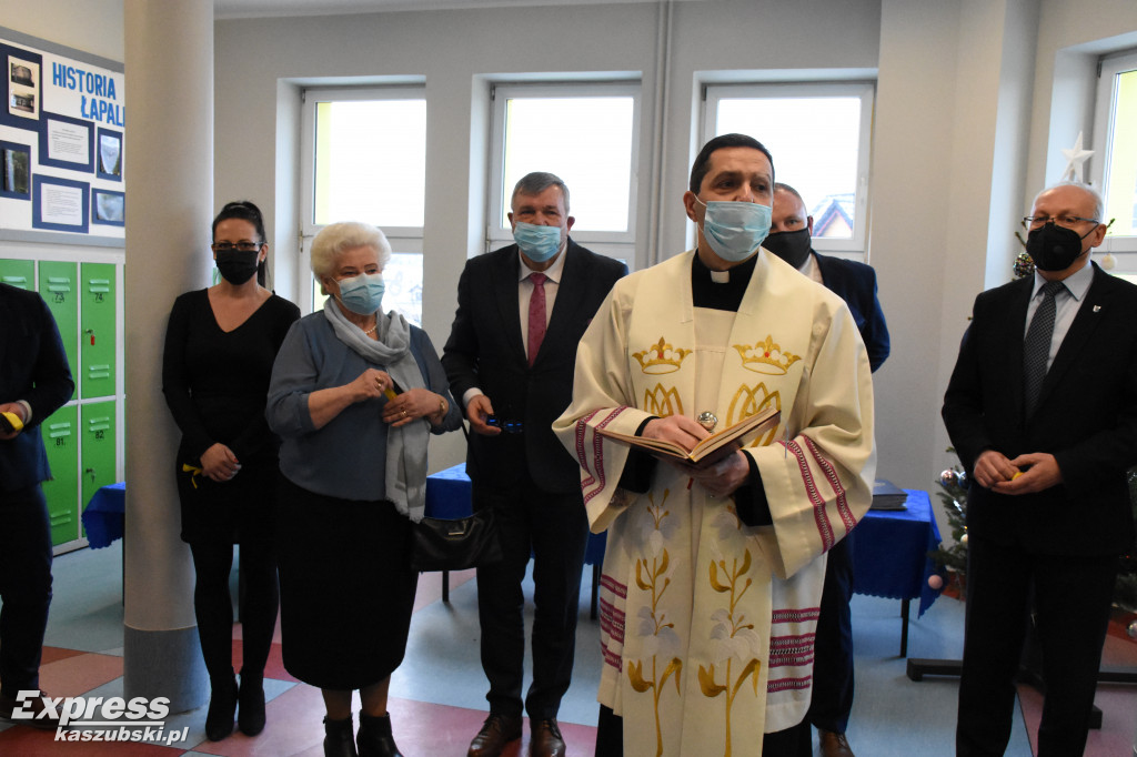 Rozbudowana szkoła w Łapalicach