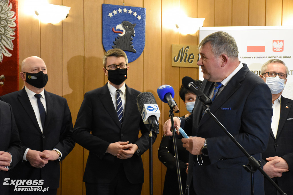 Konferencja prasowa ws. obwodnicy Kartuz