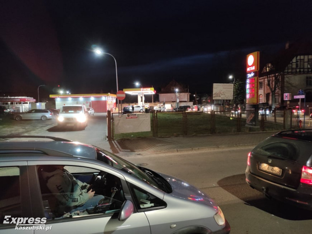 Kolejki do stacji benzynowych w powiecie kartuskim