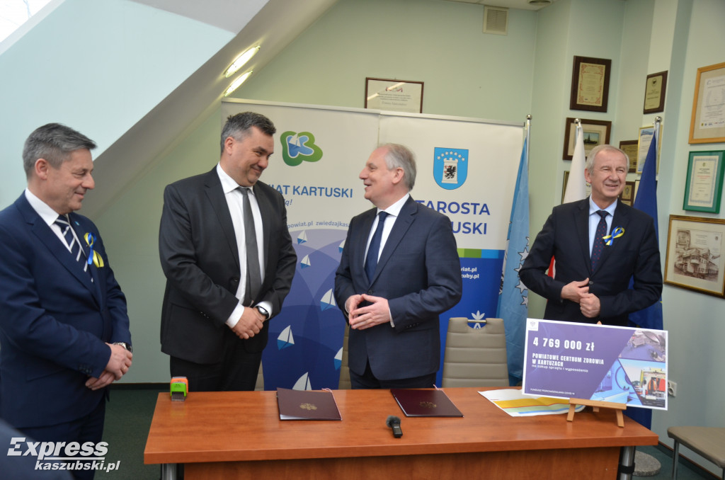 Podpisanie umowy na sprzęt dla szpitala