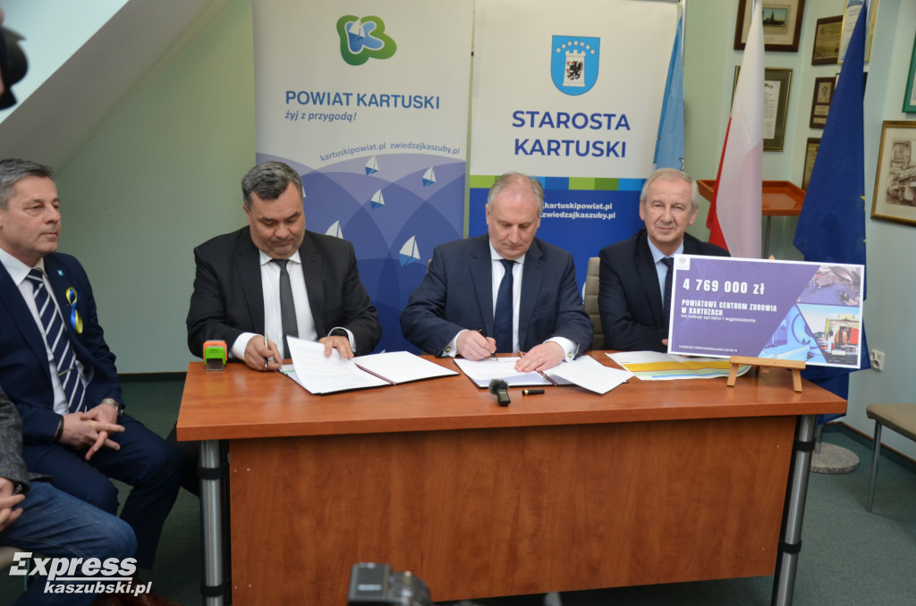 Podpisanie umowy na sprzęt dla szpitala