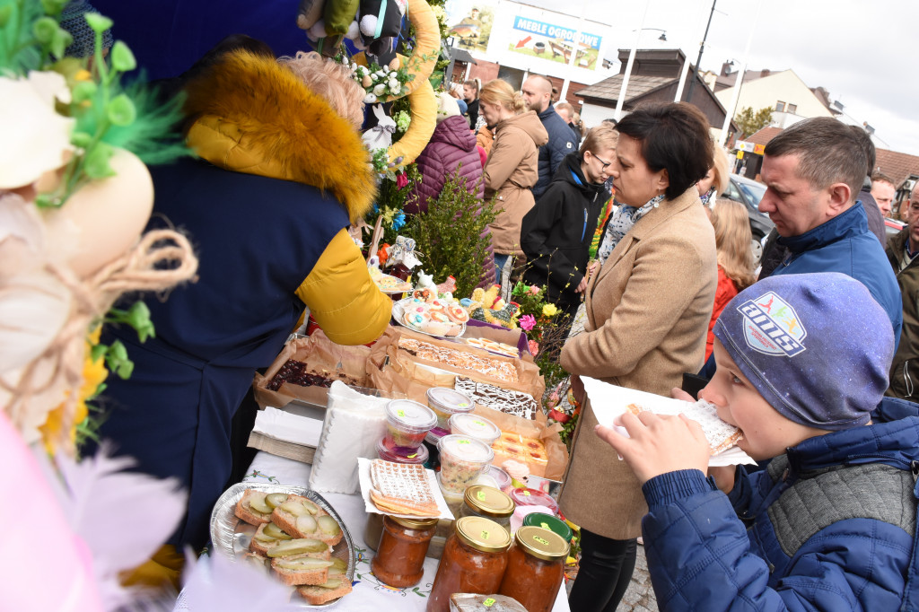 Kiermasz wielkanocny w Sierakowicach