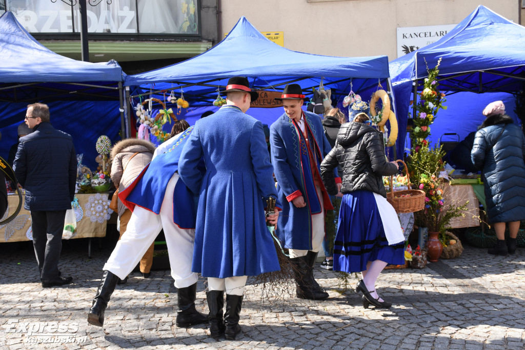 Kiermasz wielkanocny w Sierakowicach