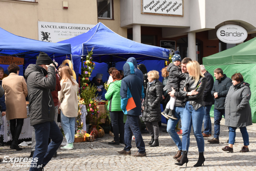 Kiermasz wielkanocny w Sierakowicach