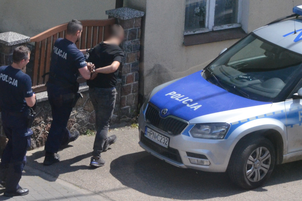 Akcja policji i Straży Miejskiej w opuszczonym budynku