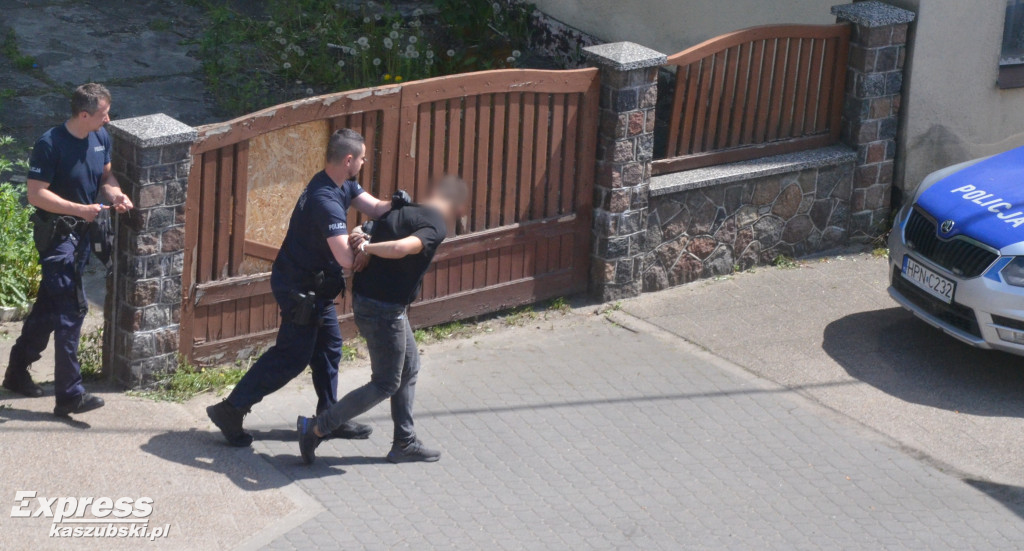 Akcja policji i Straży Miejskiej w opuszczonym budynku