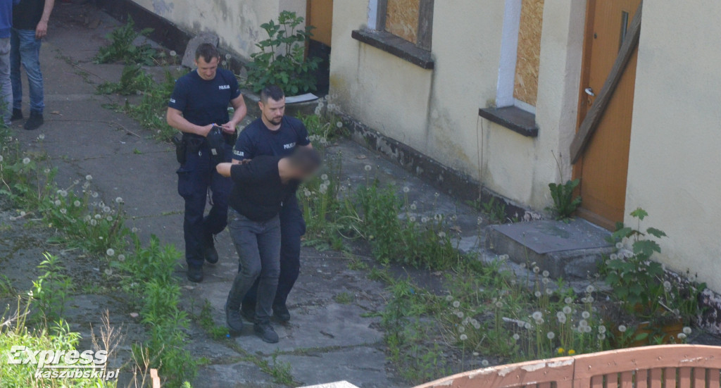 Akcja policji i Straży Miejskiej w opuszczonym budynku