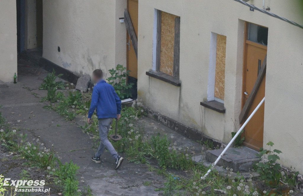 Akcja policji i Straży Miejskiej w opuszczonym budynku