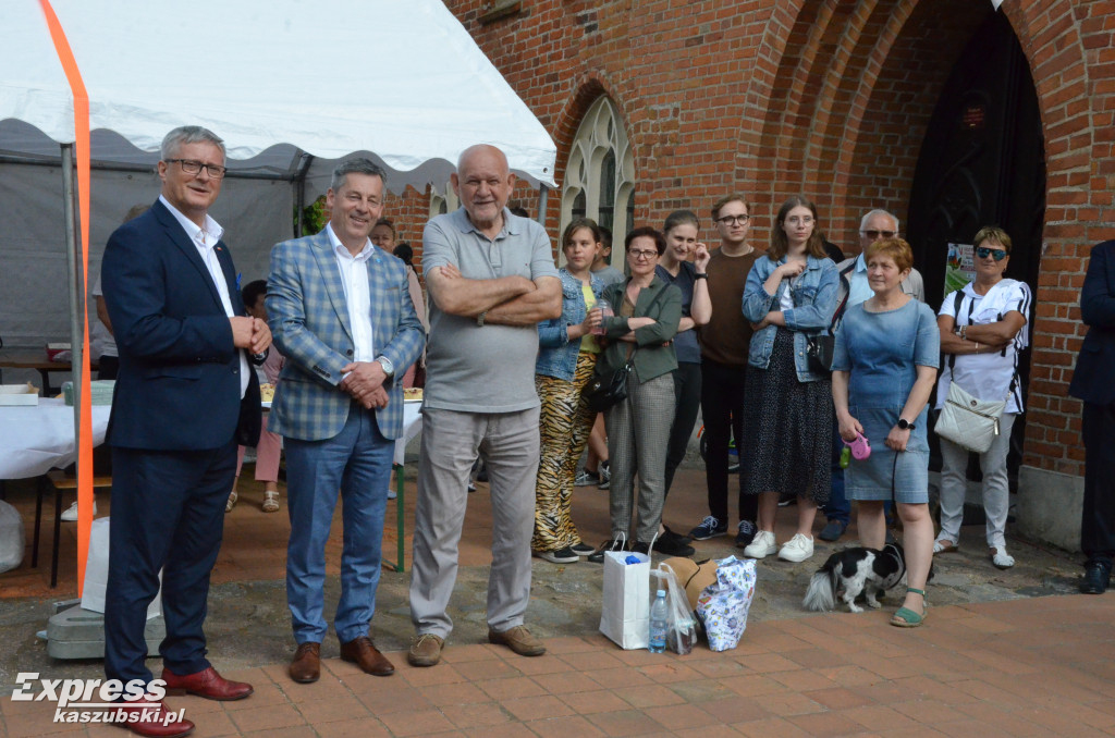 Festyn dla hospicjum przy kolegiacie