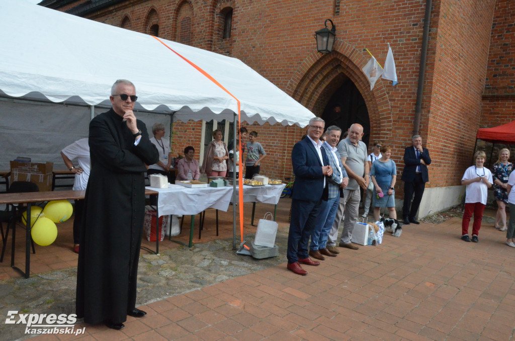 Festyn dla hospicjum przy kolegiacie