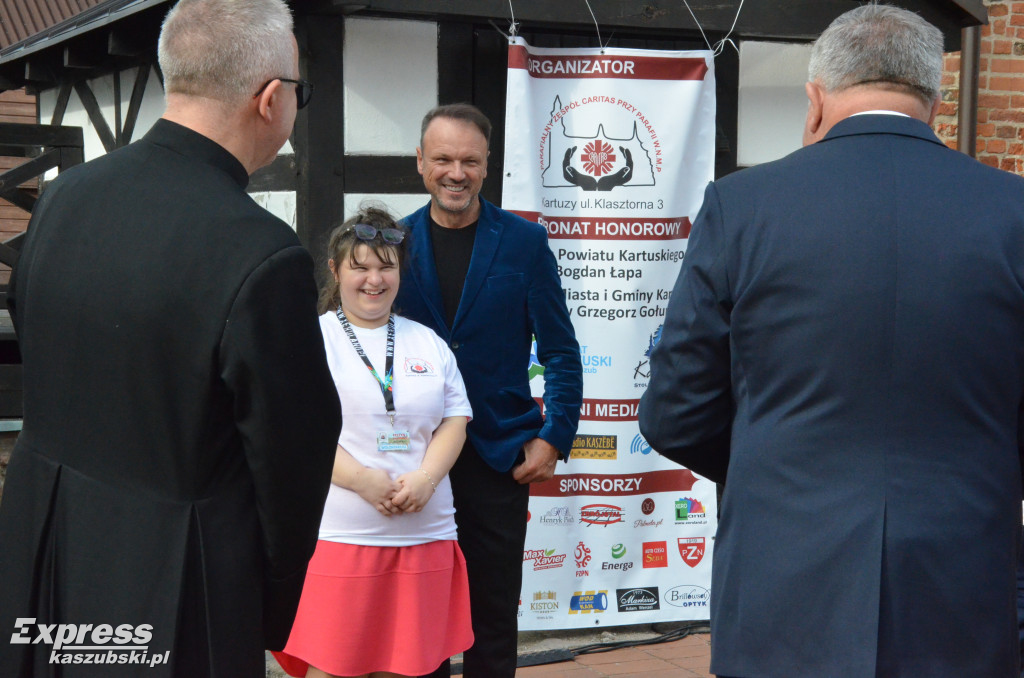 Festyn dla hospicjum przy kolegiacie