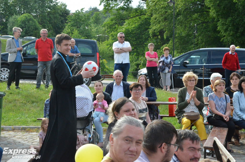 Festyn dla hospicjum przy kolegiacie