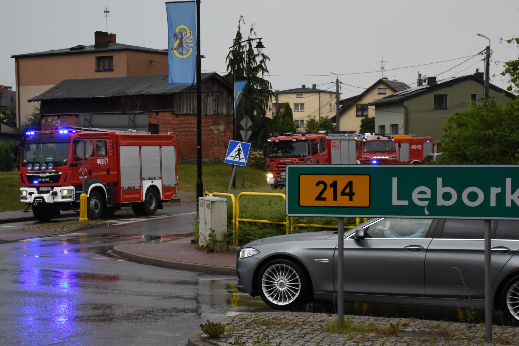 Wyjazd strażaków do akcji gaśniczej w Kamieńcu